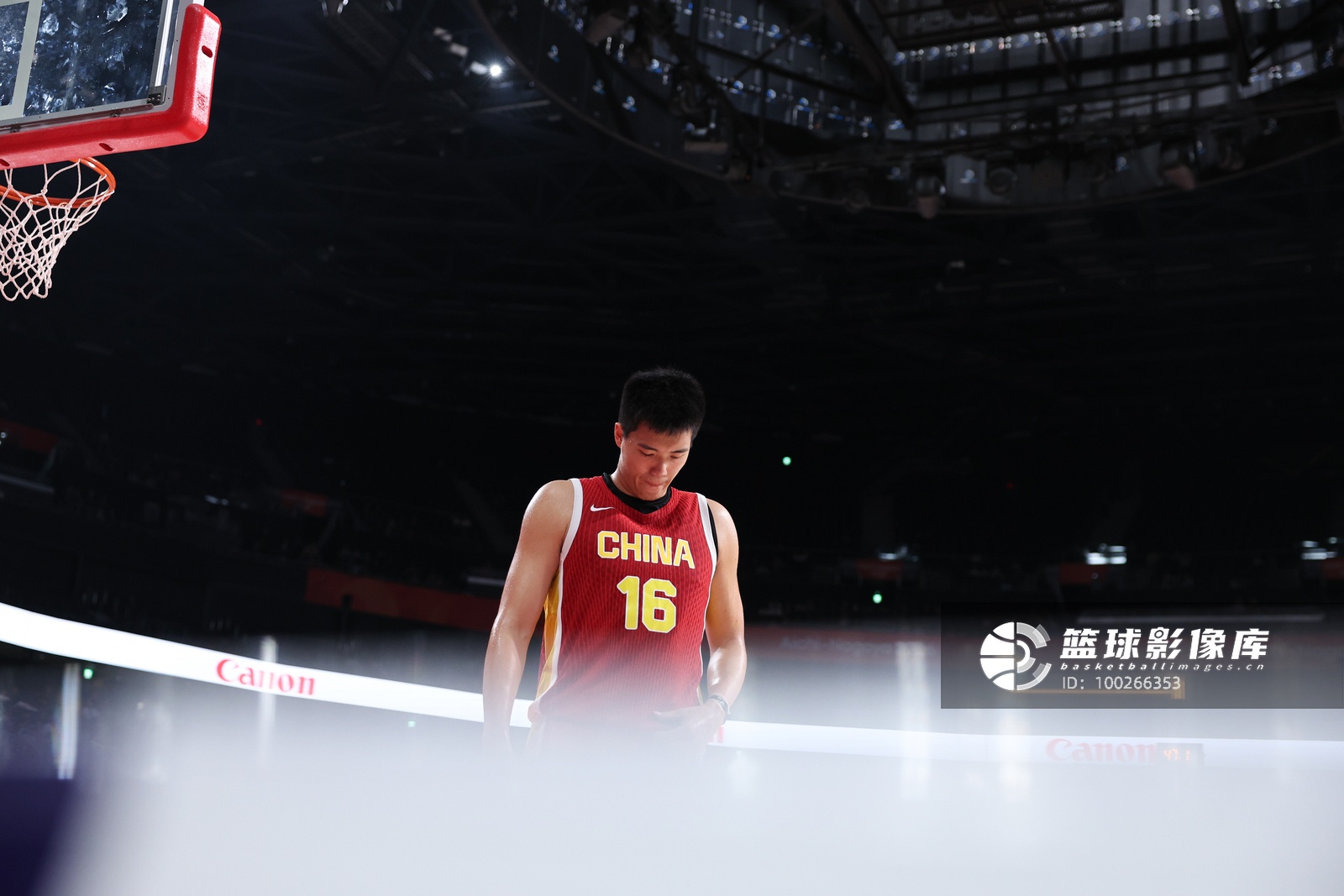 进球后伤退！！！法国1-0胜土耳其，，，姆巴佩首次上脚昂跑球鞋出战角逐